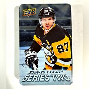 Hockey series two tin with some random hockey cards